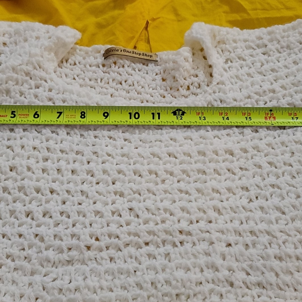 Sweater. / I DO NOT ACCEPT RETURNS - Picture 3 of 4